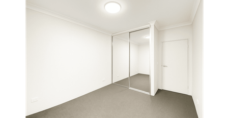 Luxury 3 Bedroom Apartment - Photo 3