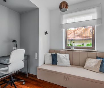 Przytulny, nowoczesny dom z przestronnym salonem - Photo 5