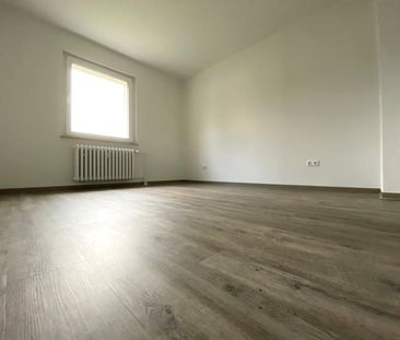 3-Zimmer-Wohnung, frisch gestrichen und neuen Vinylboden - Photo 2