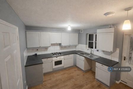 2 bedroom terraced house to rent - Photo 4