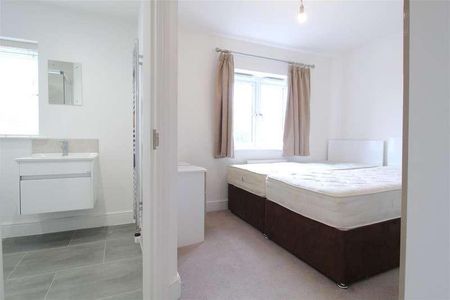 Jubilee Way, Bishops Tachbrook, Leamington Spa, CV33 - Photo 2