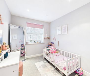 2 bedroom Flat in Elmhurst Court, Camberley - Photo 4