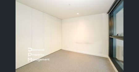 Modern & Light-Filled 2 Bedroom Apartment in Prime South Melbourne Location - Photo 3