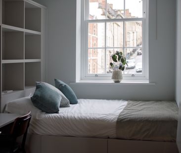 Park Street Room 1 - Photo 1