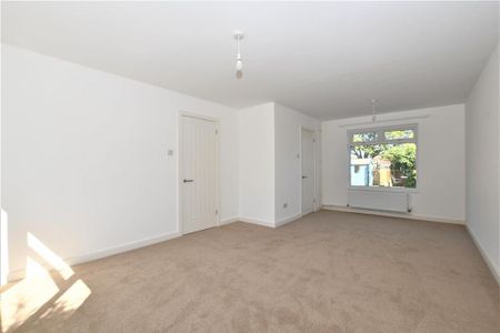 3 bedroom end of terrace house to rent - Photo 4