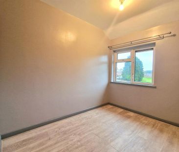 2 bedroom end of terrace house to rent - Photo 3