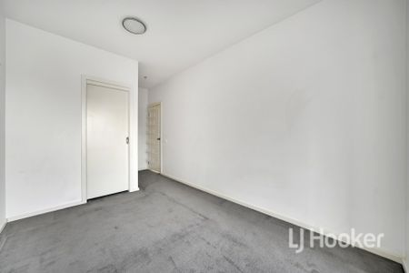 Stylish 1-bedroom apartment in the Heart of Melbourne CBD - Available for rent! - Photo 4