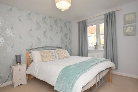 4 bedroom detached house to rent - Photo 5