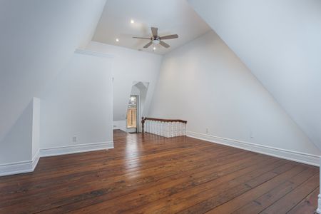 For Lease - 84 Mackenzie Crescent Unit# Upper - 2nd/3rd Floor, Toronto, Ontario - Photo 2