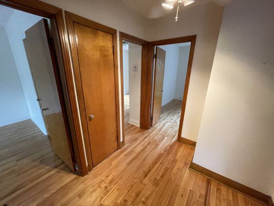 Grand 5 1/2 à Ahuntsic Cartier-Ville au deuxième étage - Photo 1