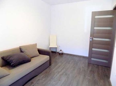 LUX! 3 camere, 70 mp, gradina! Loc de parcare! Zona Terra! - Photo 3