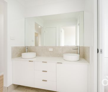 53 Rifle Range Rd, Orange NSW 2800 - House For Rent | Domain - Photo 6