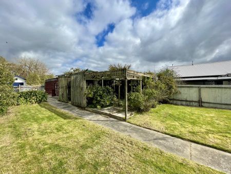 202 Nelson Street, Ballarat East - Photo 2