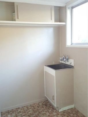 MT ALBERT - 2 bedroom unit with a garage - Photo 1