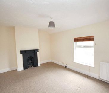 2 bedroom end of terrace house to rent - Photo 3