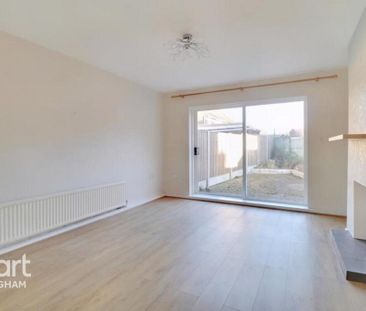 3 bedroom end of terrace house to rent - Photo 4