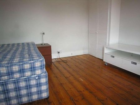 Bedroom Detached House In Bournemouth, BH9 - Photo 4