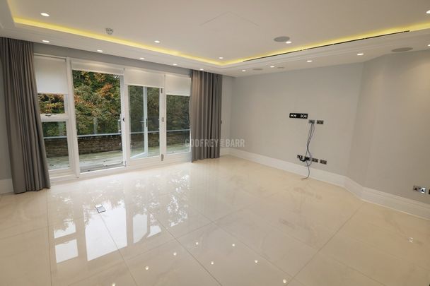 Camlet Way Hadley Wood EN4 - Photo 1