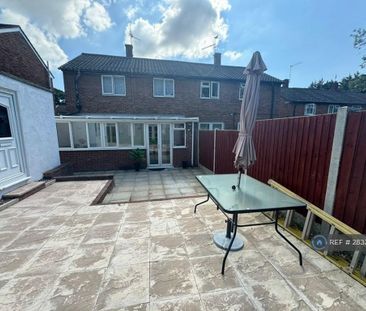 1 bedroom in a house share to rent - Photo 6