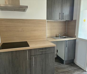 Location Appartement 3 pièces 71m² LE PETIT QUEVILLY 76140 - Photo 2