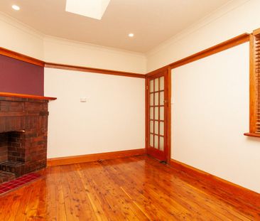 2 BEDROOM APARTMENT - Photo 4