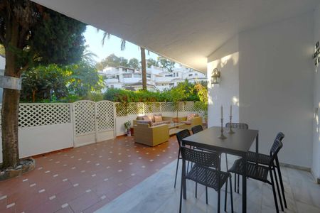 Ground Floor Apartment in Elviria - Photo 3