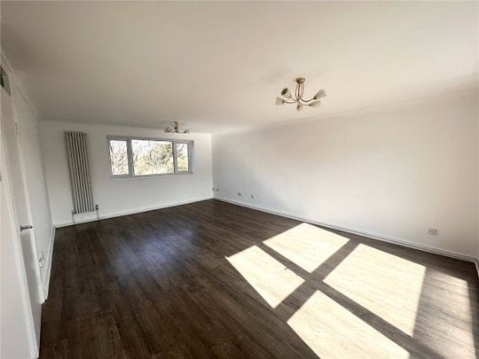 Bronshill, The Serpentine South, Live... - Photo 1