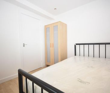 3 bedroom apartment to rent - Photo 2