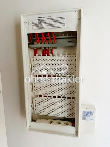 Neubau/Erstbezug: Familienhaus mit viel Holz, Bodentiefen Fenstern und Feldblick - Photo 5