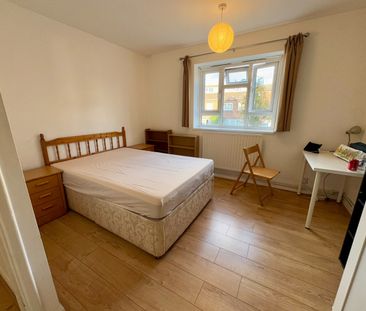 3 Bed Flat, Coldbath Street, SE13 - Photo 2