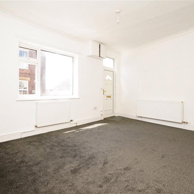 3 bedroom end of terrace house to rent - Photo 1