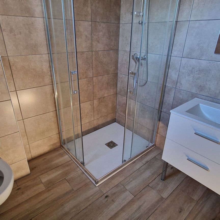 Saint victoret dans un petit immeuble un appartement de type 2 meublé, - Photo 1