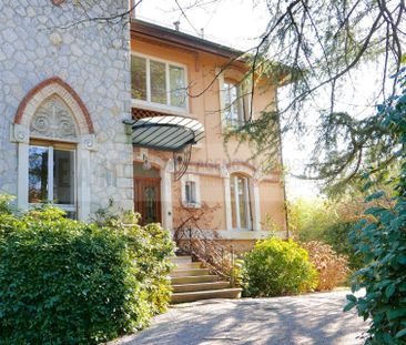 CADRE BUCOLIQUE / AUTHENTICITY STEPS AWAY FROM DOWNTOWN - Photo 2