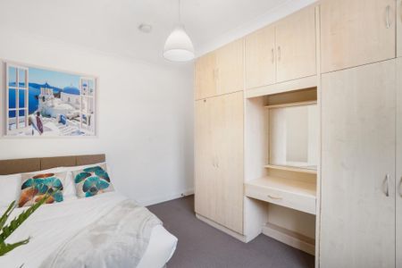 1 bedroom in a house share to rent - Photo 3