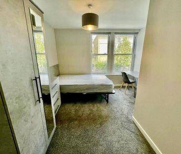 Room in a Shared House, Whiteladies Road, BS8 - Photo 3