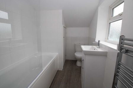 2 bed Terraced House for rent - Photo 2