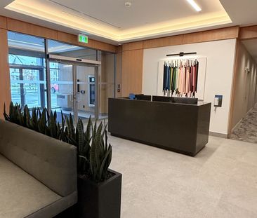 For Lease - 3250 Carding Mill Trail Unit# 523, Oakville, Ontario - Photo 1