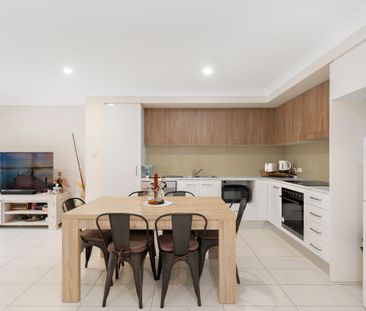 Popular Complex, 3 Bedroom Townhouse with Pool Access! - Photo 3