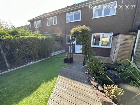 Tobruk Close - Photo 4