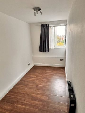 3 Bed Flat, Tenbury Close, E7 - Photo 3