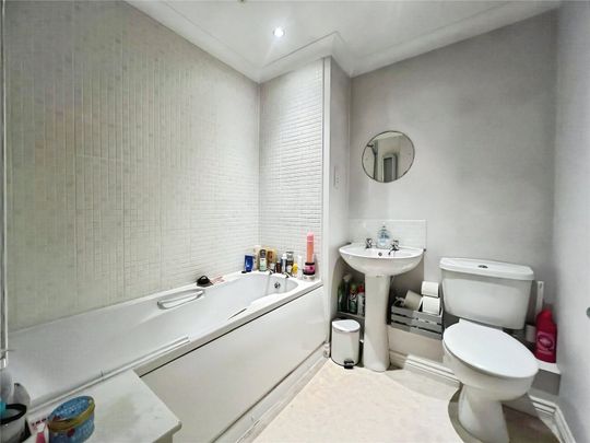 2 bedroom house to rent Mountbatten Drive, Sprowston, NR6 - Photo 1