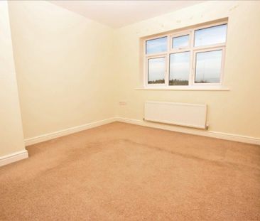 4 bedroom detached house to rent - Photo 3