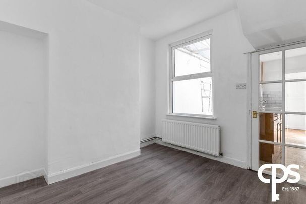 46 Nelson Street, Carrickfergus, BT38 8AR - Photo 1