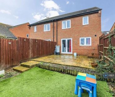 3 bedroom semi-detached house to rent - Photo 6