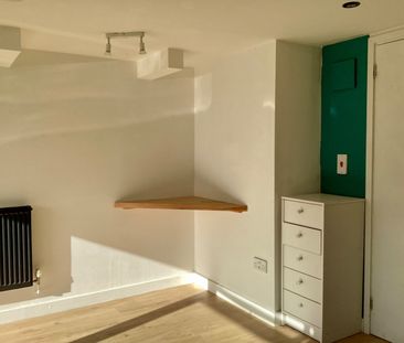 Studio Flat, Brentwood Road, BN1 - Photo 3