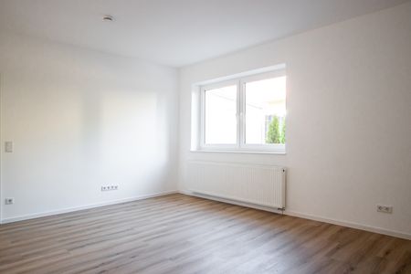 Kernsanierte Erdgeschosswohnung mit Garten, Einbauküche und Wintergarten in Bielefeld Stieghorst - Photo 4