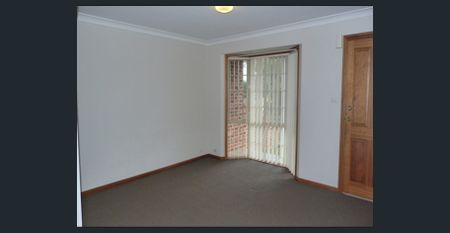 Great family home with a good size yard - Photo 5