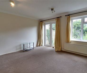 Albert Road, Bagshot, Surrey, GU19 - Photo 5