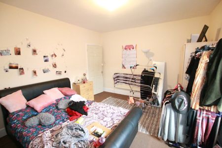 3 Bed Terraced House, Donnington Gardens, RG1 - Photo 4