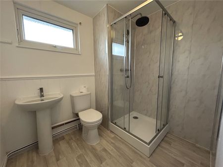 4 Bedroom House To Rent - Photo 3